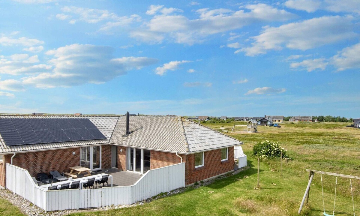 Vrist Strand House | 4 star holiday home in Harboøre