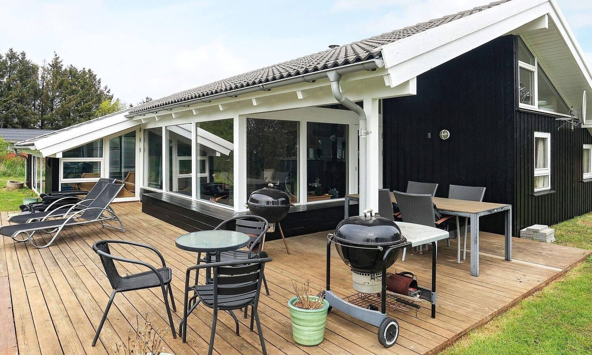 Lonstrup House | 4 star holiday home in Hjørring