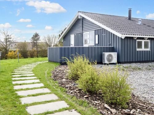 Hvidbjerg Strand House | 4 star holiday home in Børkop