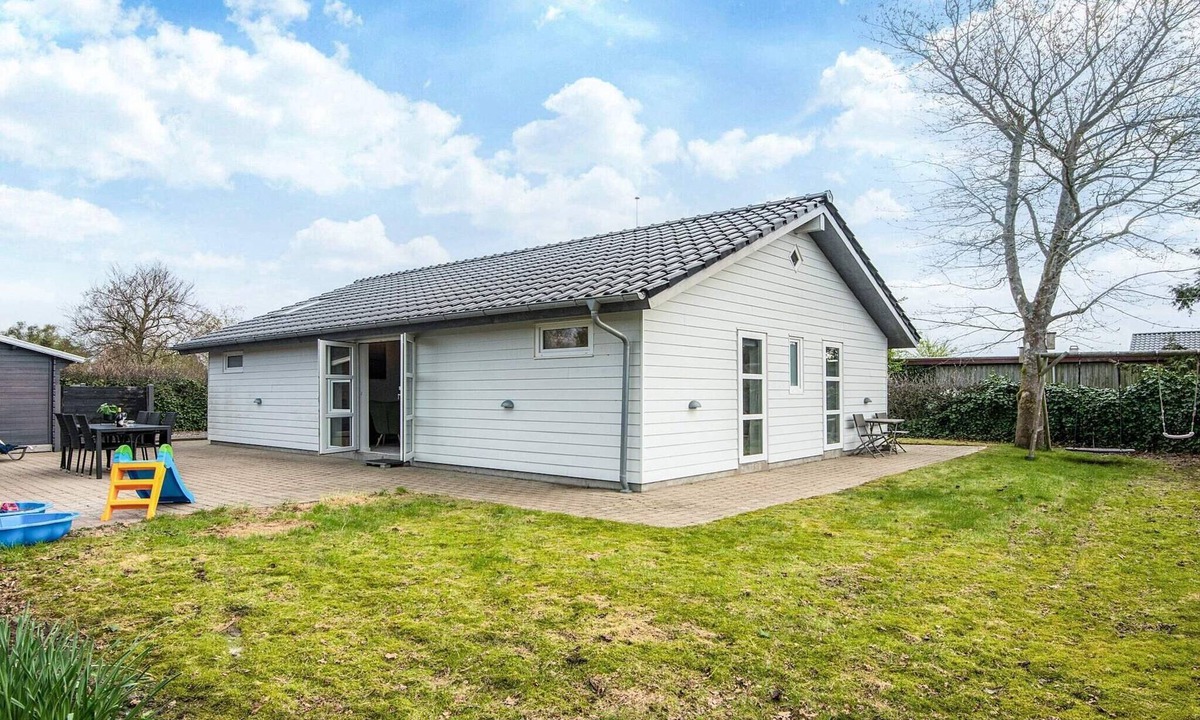 Hvidbjerg Strand House | 4 star holiday home in Børkop