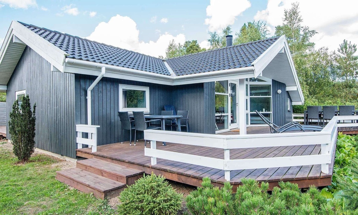 Vibæk Strand House | 4 star holiday home in Ebeltoft