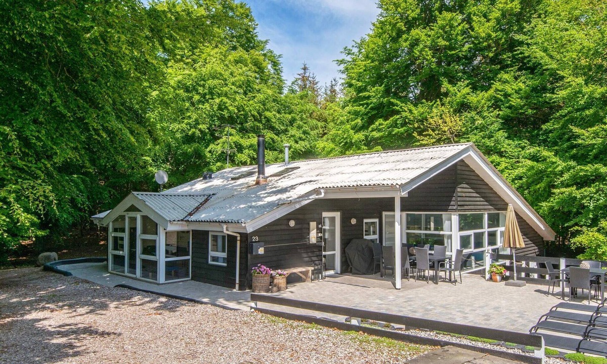 Fjellerup Strand House | 4 star holiday home in Glesborg