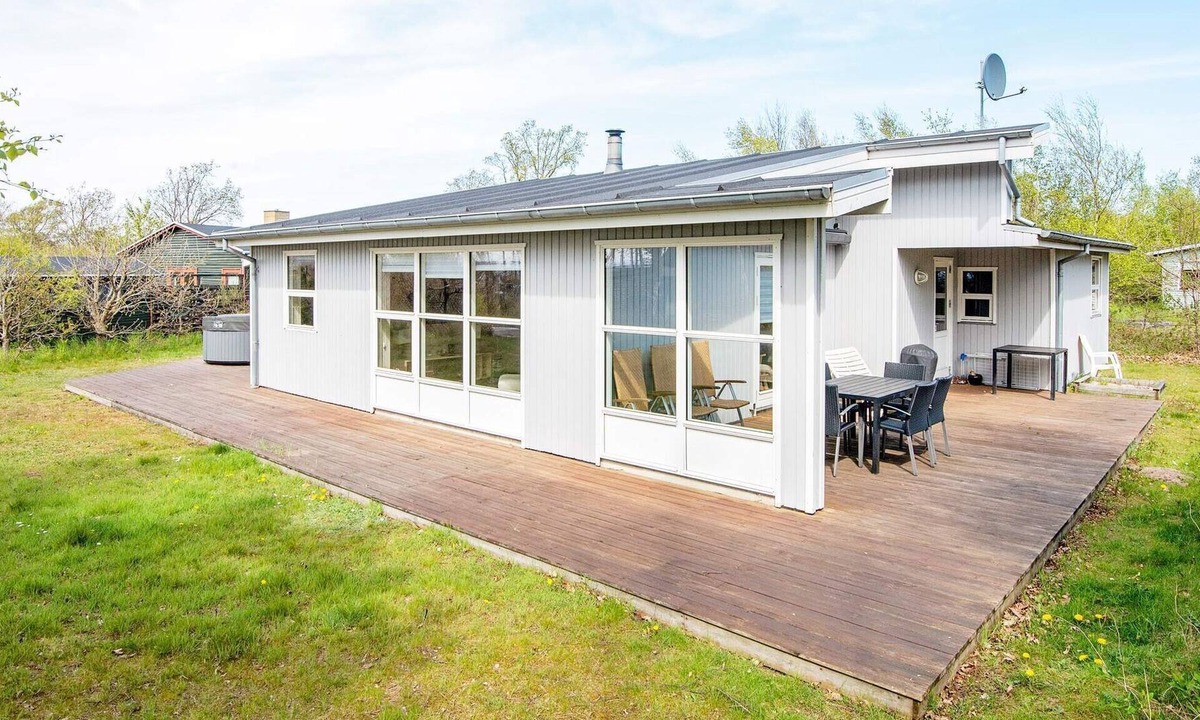 Skødshoved Strand House | 4 star holiday home in Knebel
