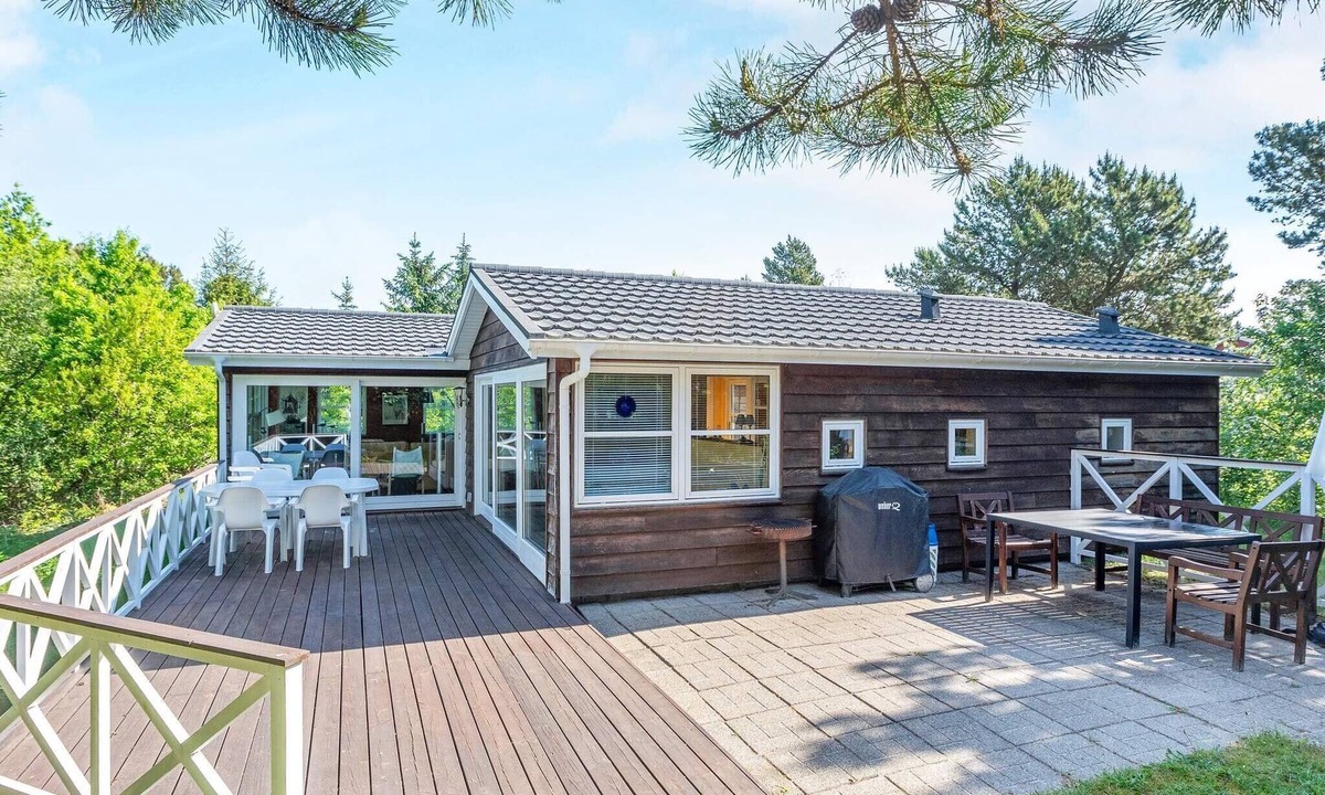 Logstor House | 4 star holiday home in Løgstør