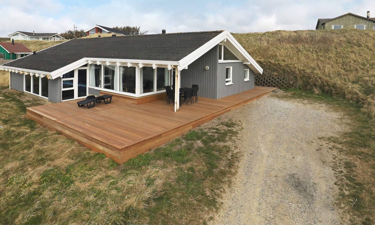 Grønhøj House | 4 star holiday home in Løkken