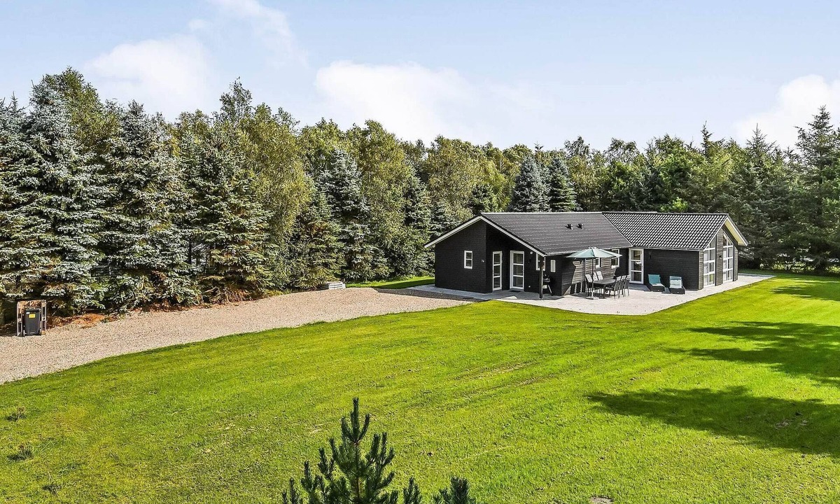 Jegum House | 4 star holiday home in Oksbøl