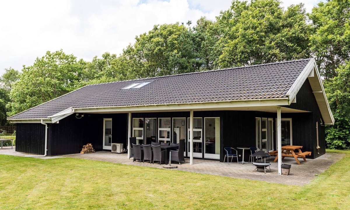 Jegum House | 4 star holiday home in Oksbøl