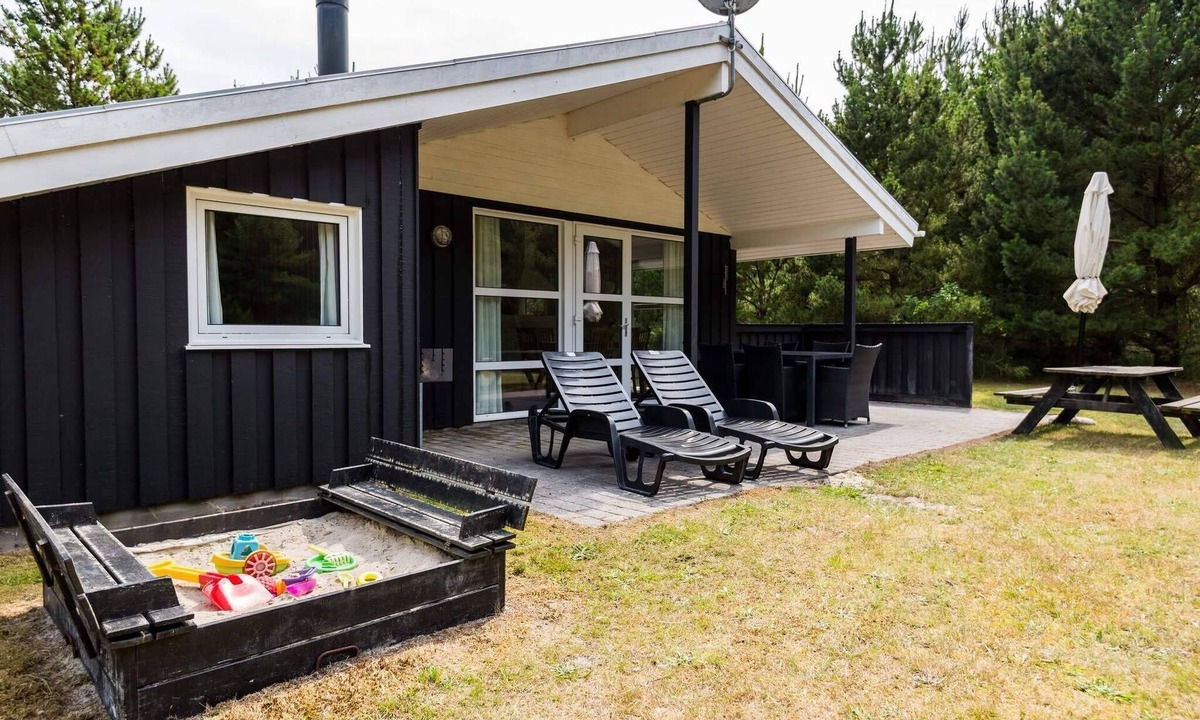 Henne House | 4 star holiday home in Henne