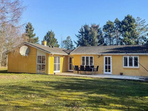 Bratten Strand House | 4 star holiday home in Jerup