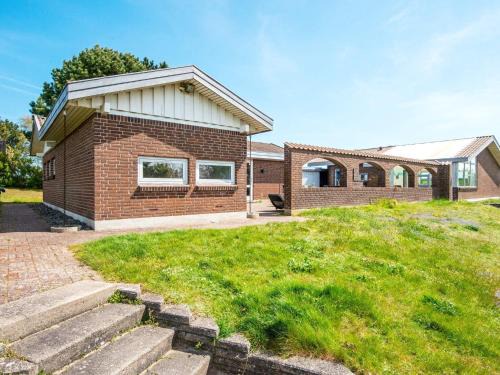 Skødshoved Strand House | 4 star holiday home in Knebel
