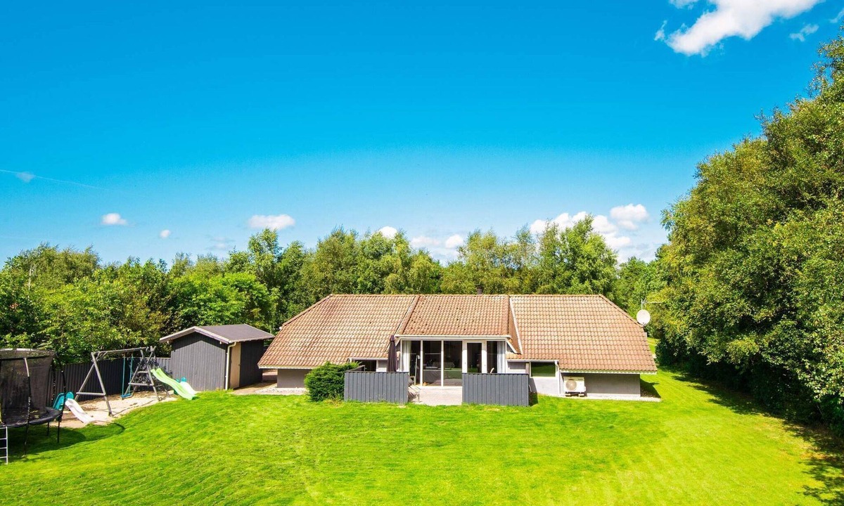 Jegum House | 4 star holiday home in Oksbøl