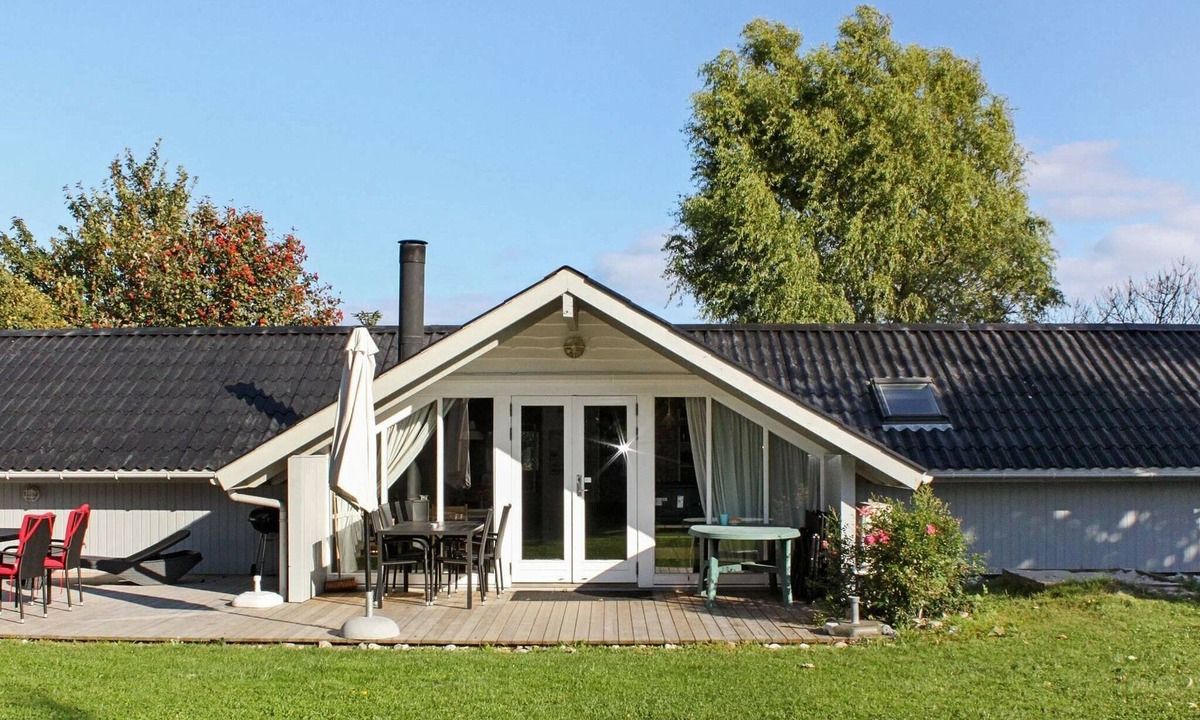 Mommark Strand House | 4 star holiday home in Sydals