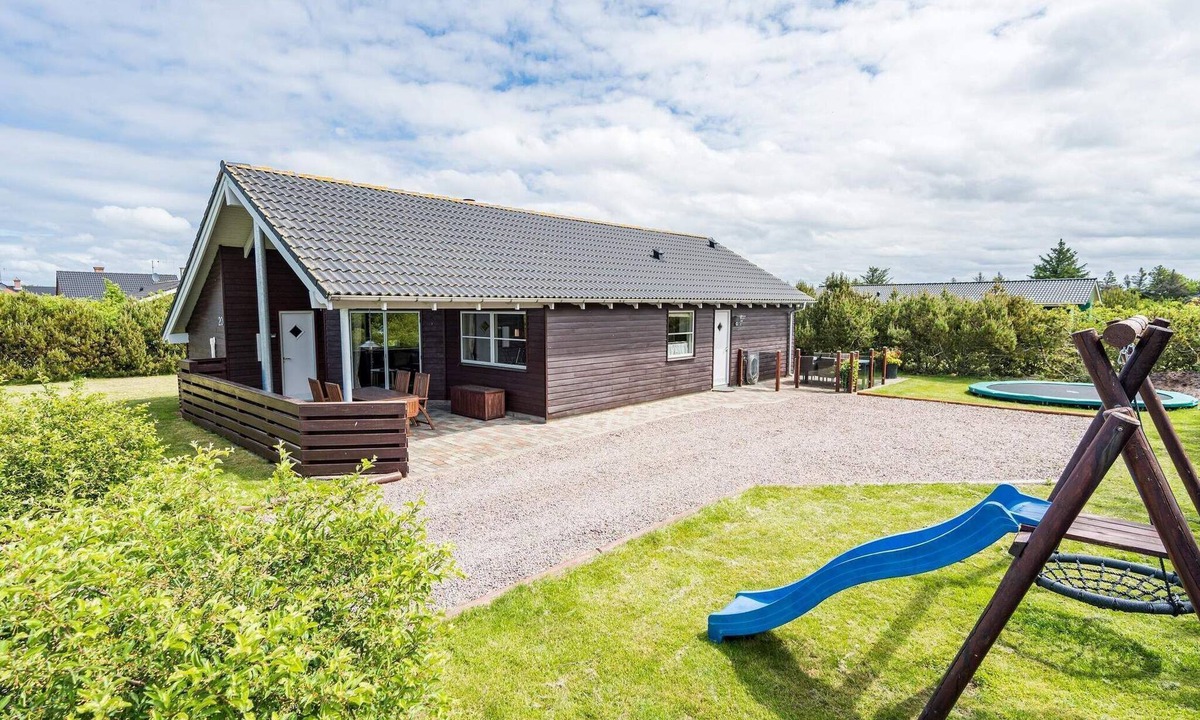 Skaven Strand House | 4 star holiday home in Tarm