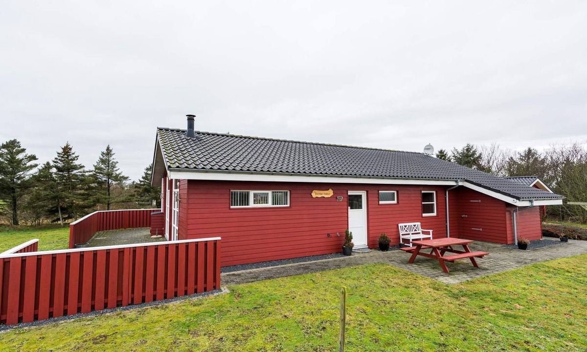 Skaven Strand House | 4 star holiday home in Tarm