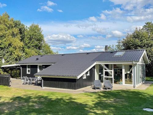 Skaven Strand House | 4 star holiday home in Tarm