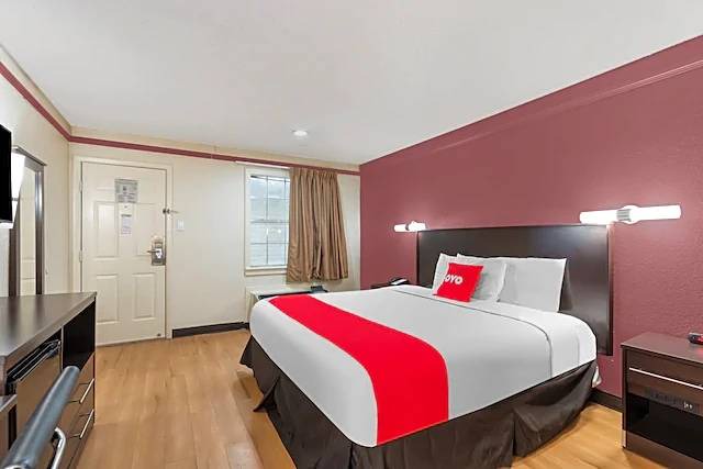 Tulsa Hotel | 4-Star Hotel ∙ OYO Hotel Tulsa N Sheridan Rd & Airport
