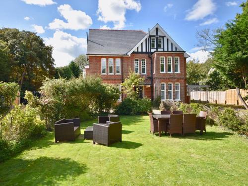 Bembridge Apartment | 4 The Nab House