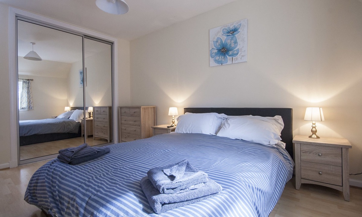 Forres Hotel | 4 Varis Apartments