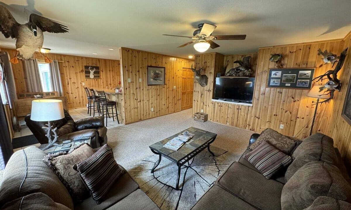 Waubay House | 40 Creek Lodge South at Waubay Lake