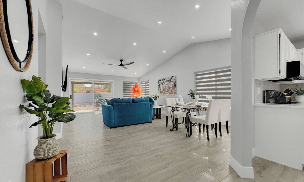Oakwood House | 40+ Hot Sun Lakes Golf, Hang, Amenities Galore, Explore!