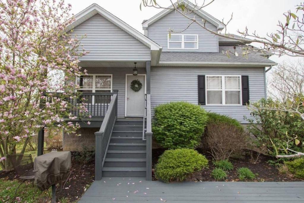 Taylorsville House | 40- Lake and Bourbon Trail Getaway