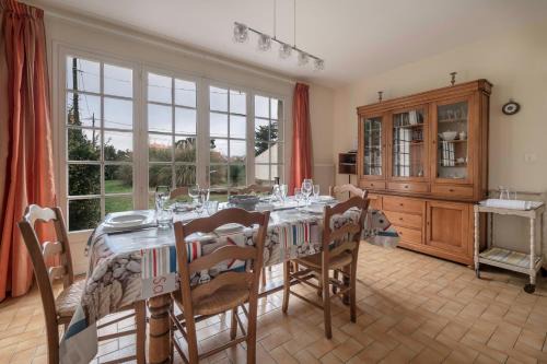 Prefailles House | 400m de la plage, Pointe St Gildas, maison pour 6