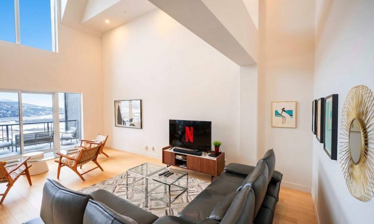 Baie-St-Paul Apartment | 405 - Modern and Luxury Penthouse | View and Pool