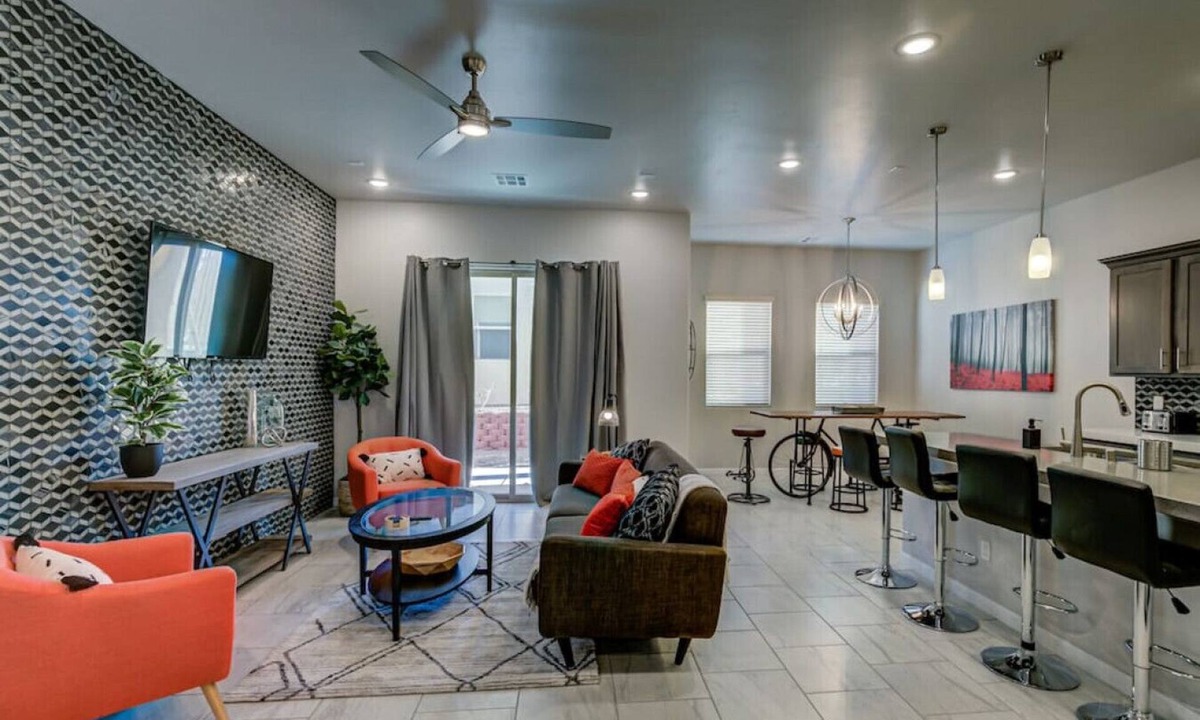 Las Cruces Villa | 4086/Lyle Modern · Brand New Luxury Home in Golf Course Community