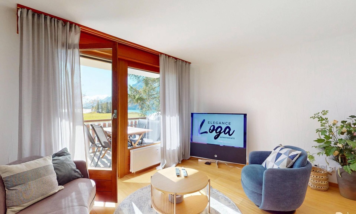Surlej Apartment | 4½ - room apartment on the first floor, entrance with small wardrobe, living/d