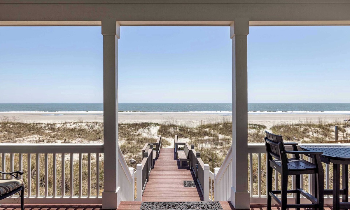 Saint Helena Island House | 412 Tarpon Blvd