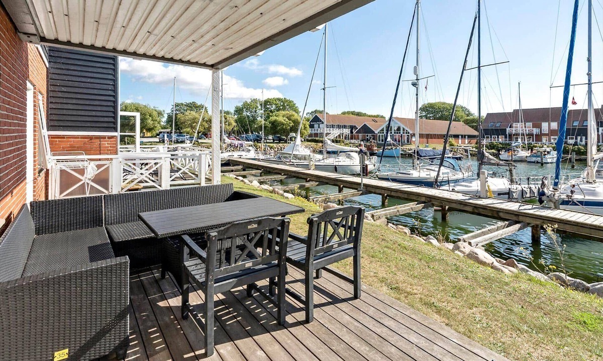 Borre Apartment | 4135 Borre - Klintholm Havneby 35 st.