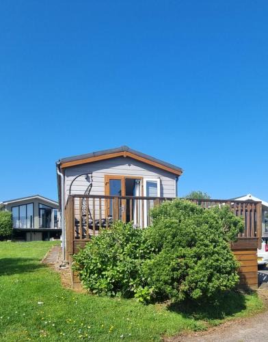 Rhyd-y-clafdy House | 42 pine lodge & sea views