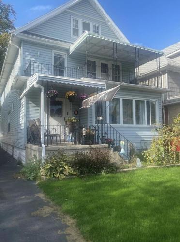 Buffalo Apartment | 420 friendly 3 bedroom upstairs apartment