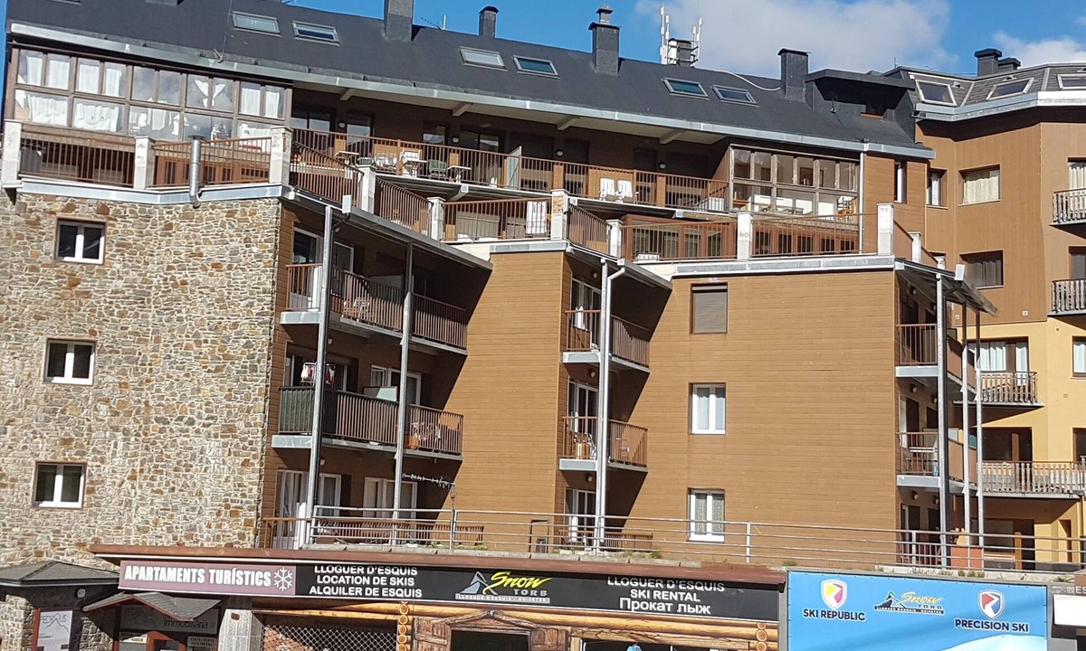 Pas de la Casa Apartment | 43 tres estrelles club studio 4 pers. view and terrace