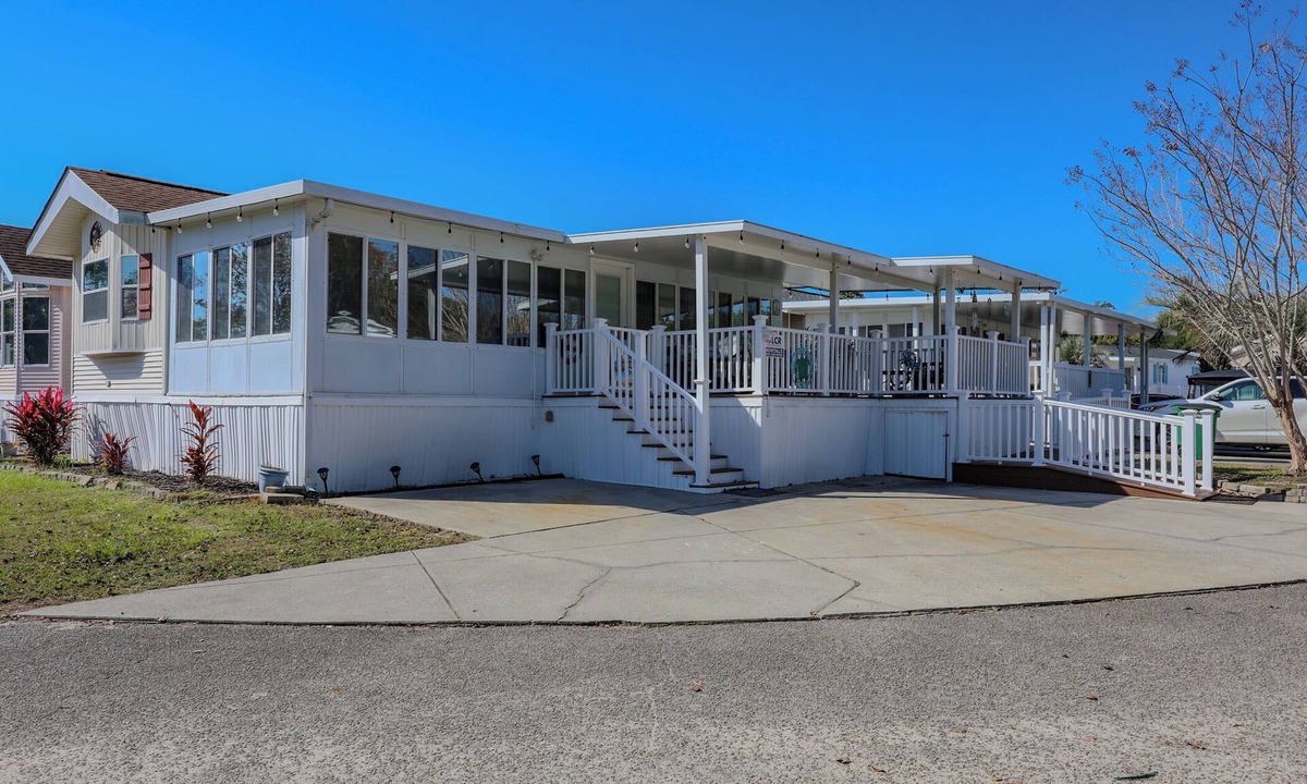 Myrtle Beach Cottage | 4320 Willow Bank- Sleeps 6