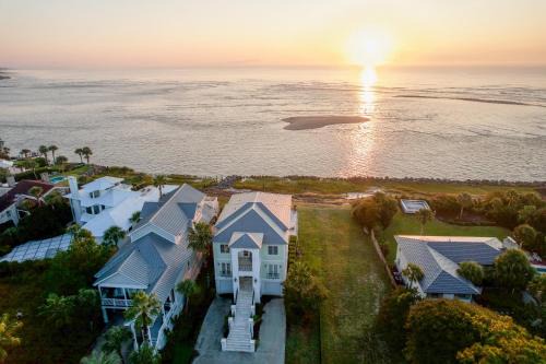 East Beach House | 4338 Sixteenth Street