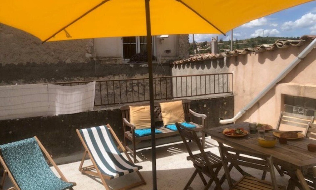 Forcalquier Apartment | 43m2 apartment with large terrace. Forcalquier historic center.