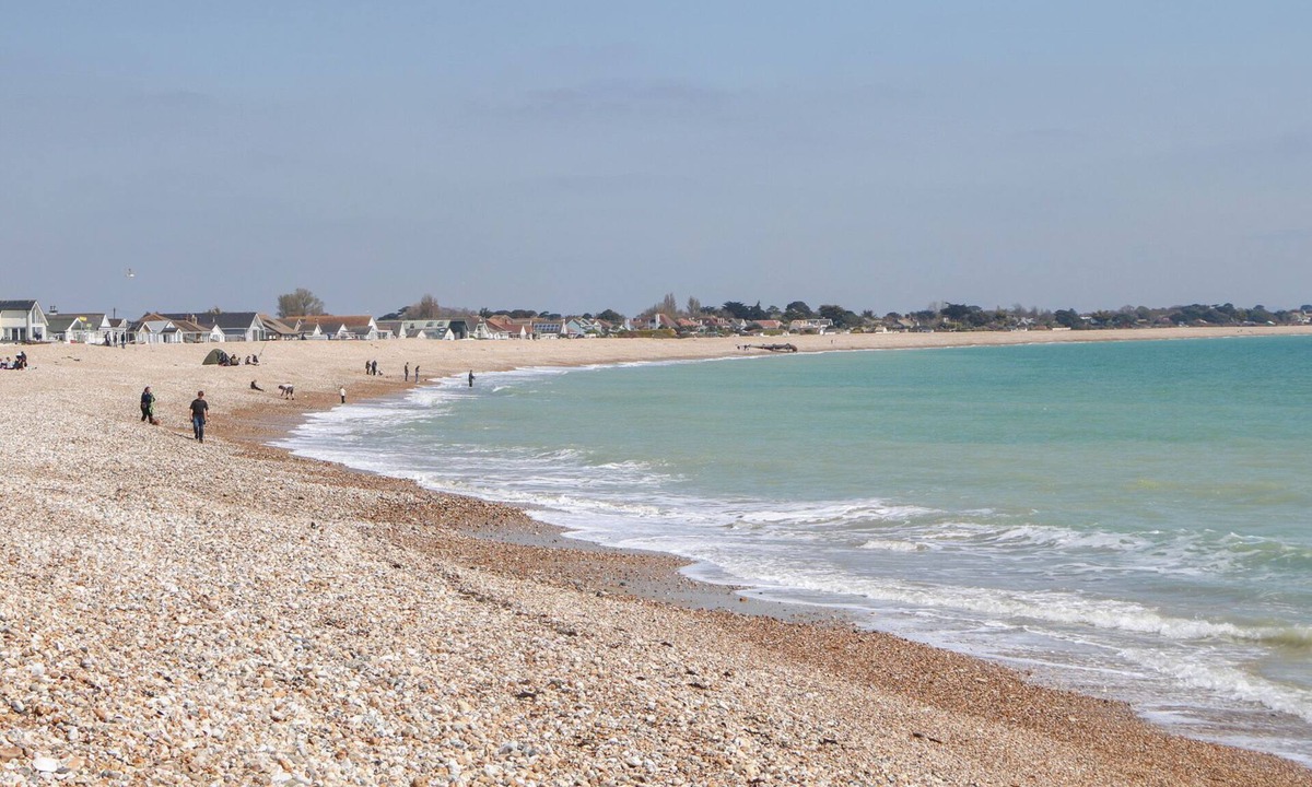 Pagham Cottage | 44 West Front Road