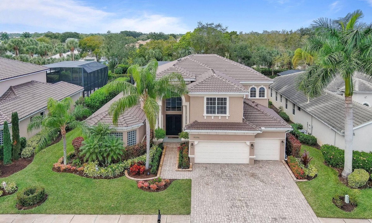 Biggar House | 4500 SQFT Pool Spa Home with 5 Bedrooms 4 full baths and Two Half Baths Estero!