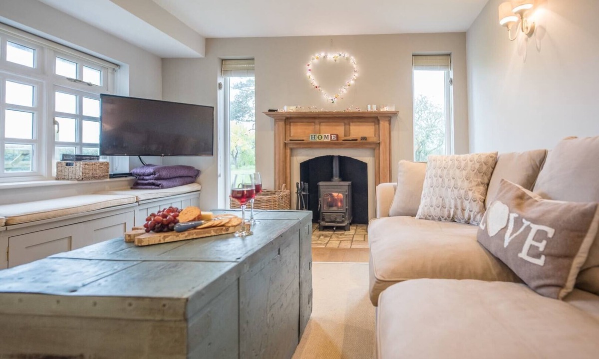 Woodbridge Cottage | 46 Ivy Cottage