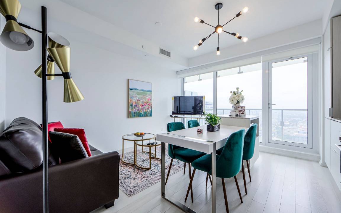 Bay Street Corridor Apartment | 49 m² Apartment ∙ 2 bedrooms ∙ 4 guests