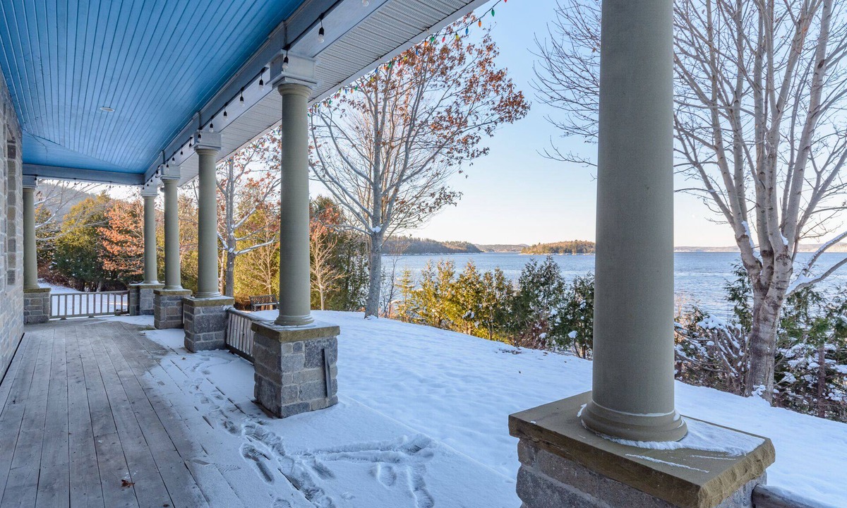 Saint John House | 4BD 2.5BA 3 level private house w/ private beach access.