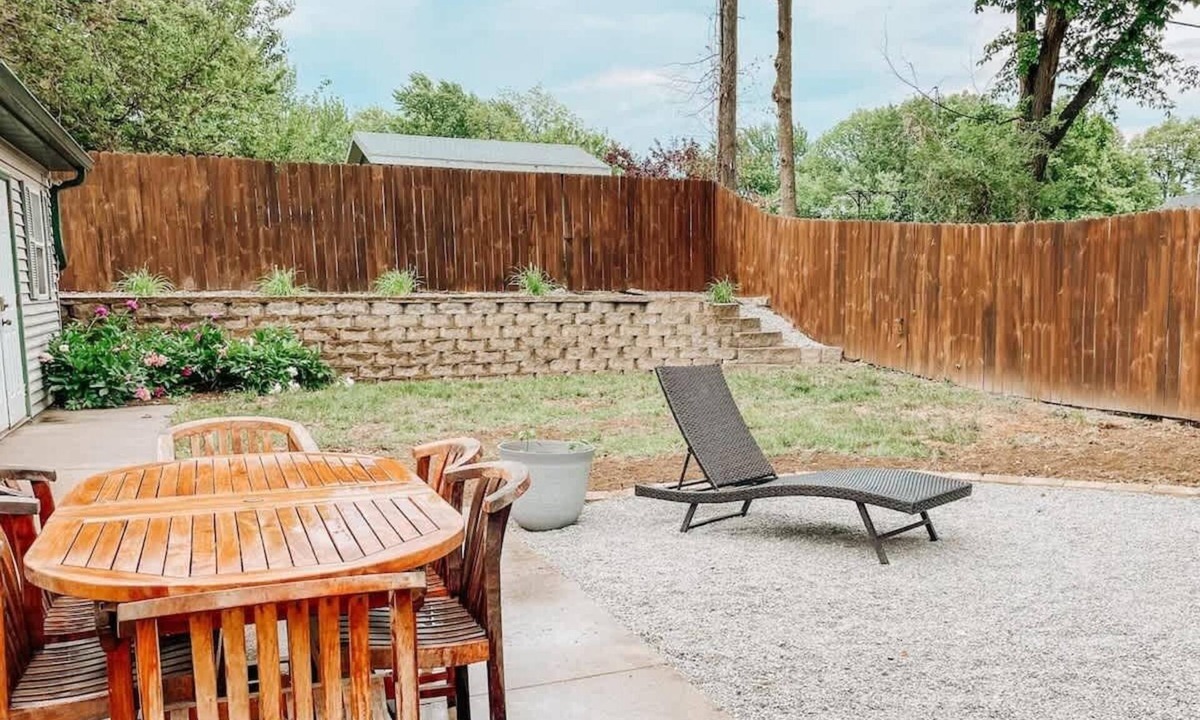 Lincoln House | 4bd 3b 8 guests | Large Backyard | BBQ Grill