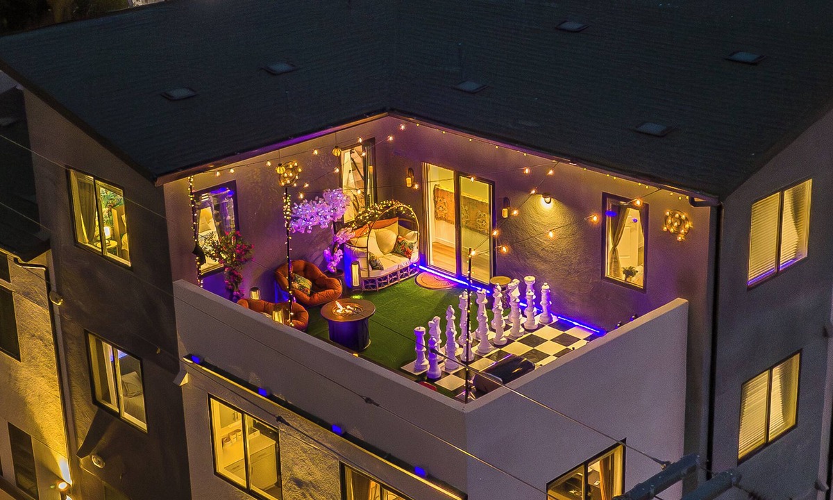 Morena Apartment | 4BD/4BA Penthouse 2-story Condo w/Garden Oasis Sunsets