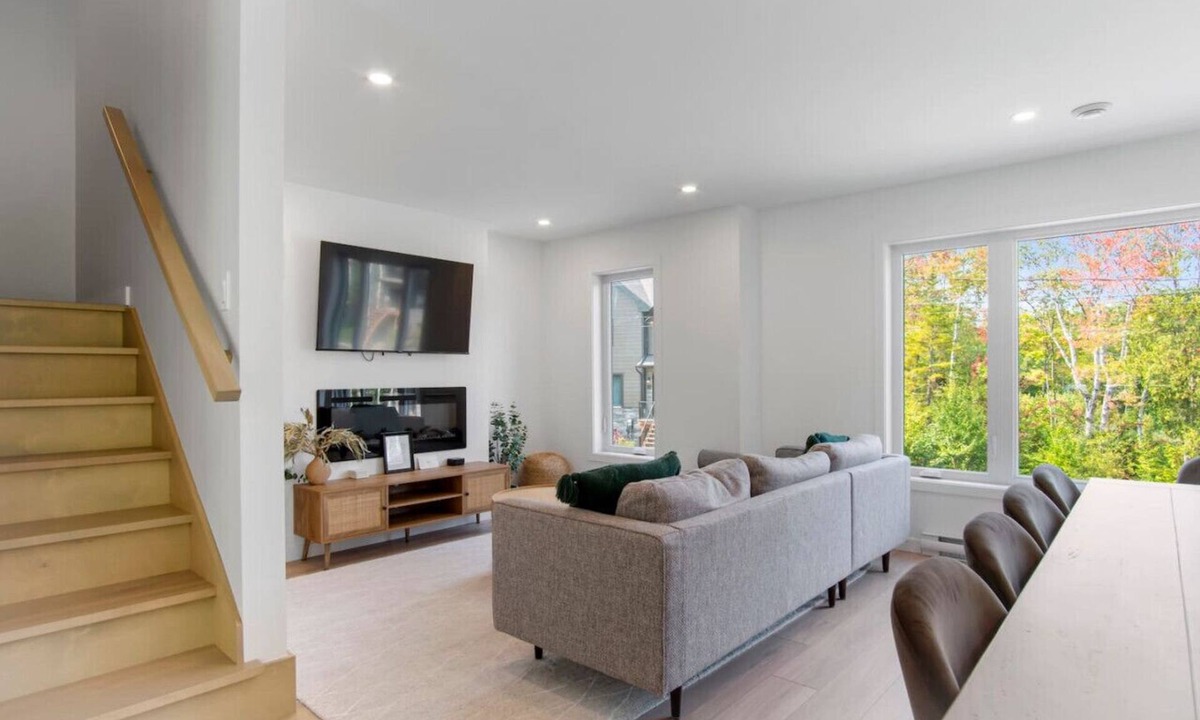 Saint-Faustin-Lac-Carre Villa | 4BDR Townhouse, Ski In/Out - 72 Mont-Blanc