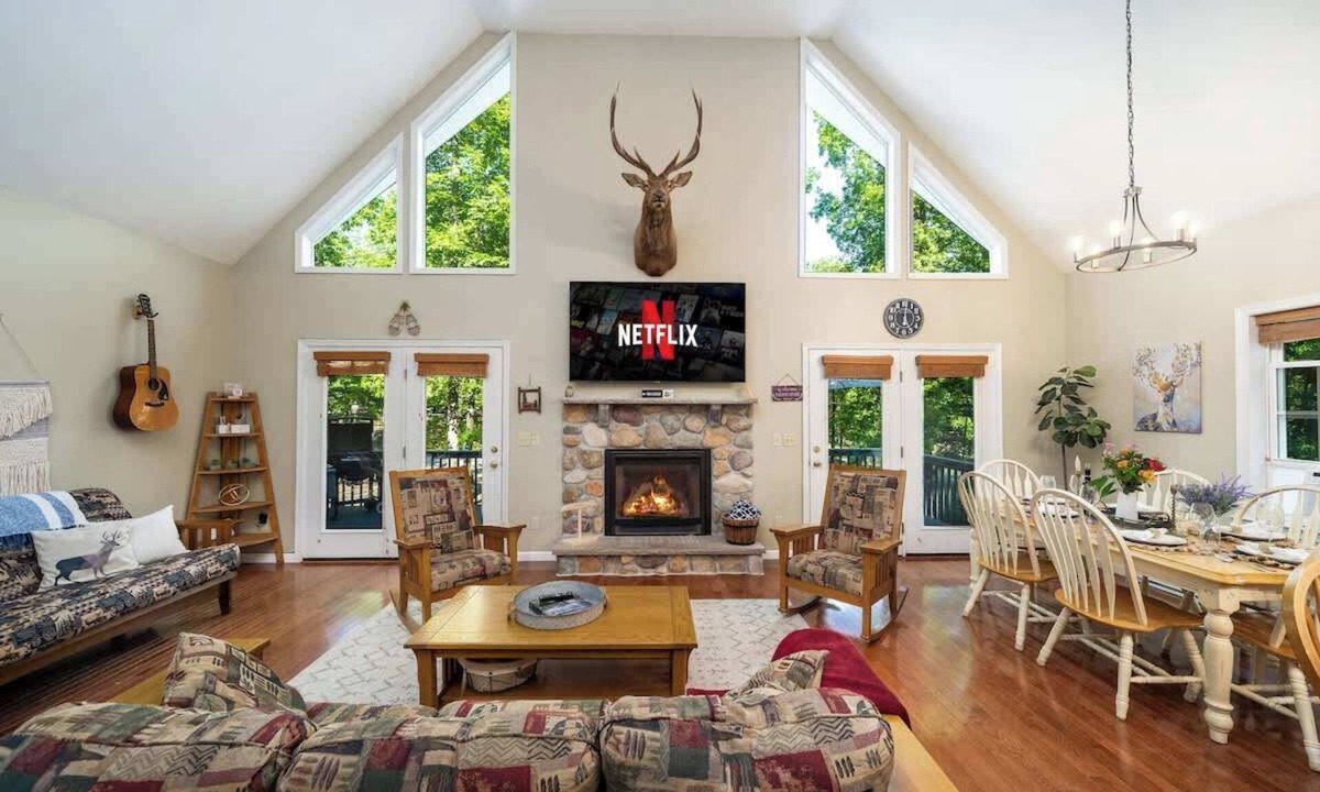 Lackawaxen Ski Chalet | 4BDRM Games Family Friendly Fire Pit Masthope