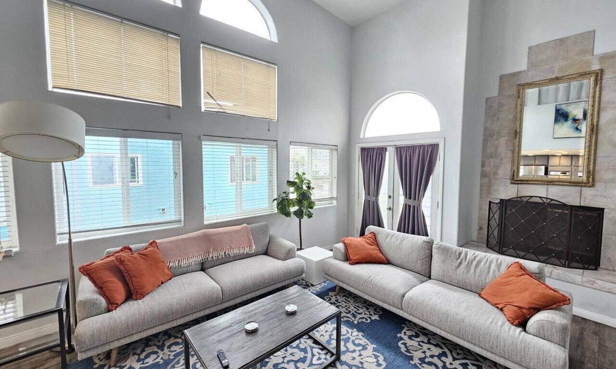 Marina Peninsula Apartment | 4Bed 4Bath Venice/MDR Beach PH