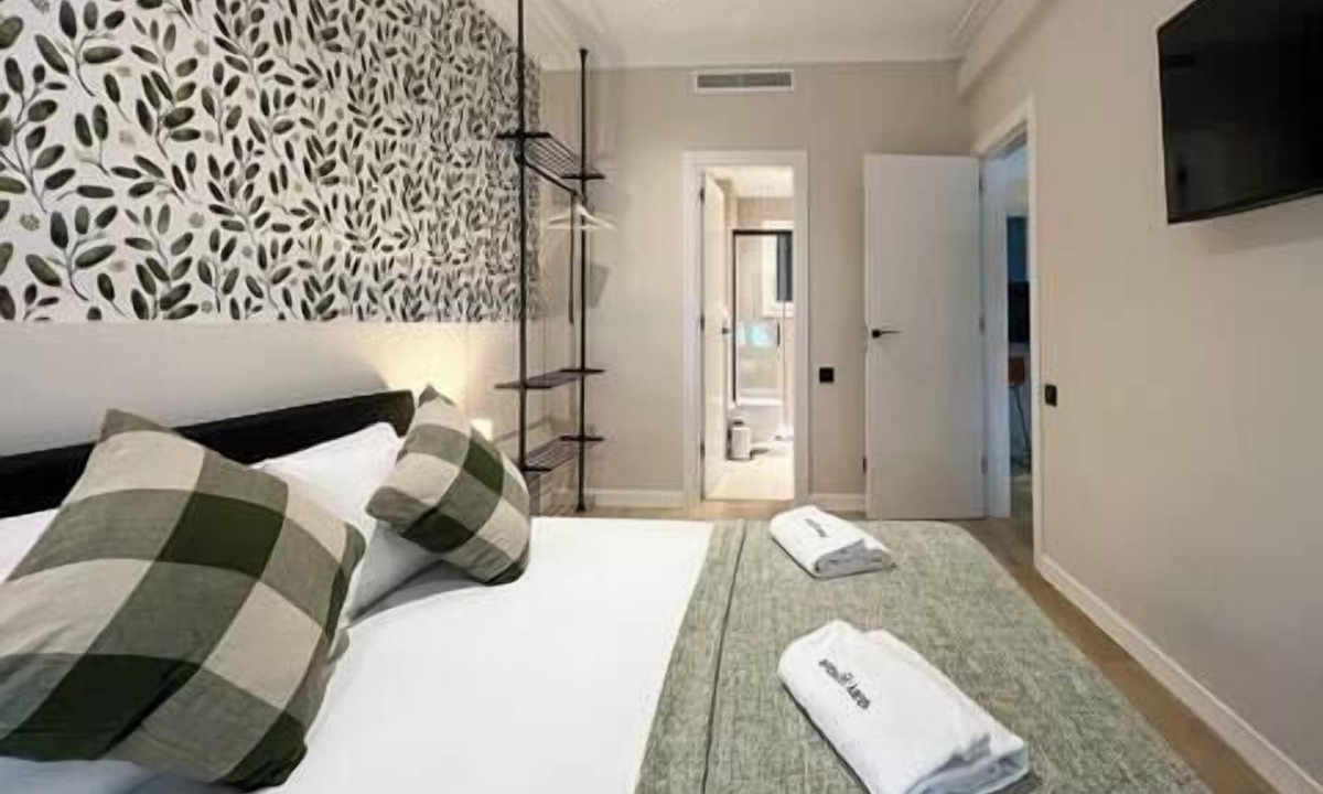 Sant Gervasi – la Bonanova Apartment | 4Bed Apartment in Barcelona