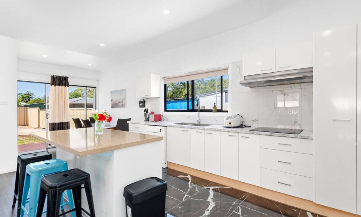 Wyong House | 4Bed Modern Oasis by Station