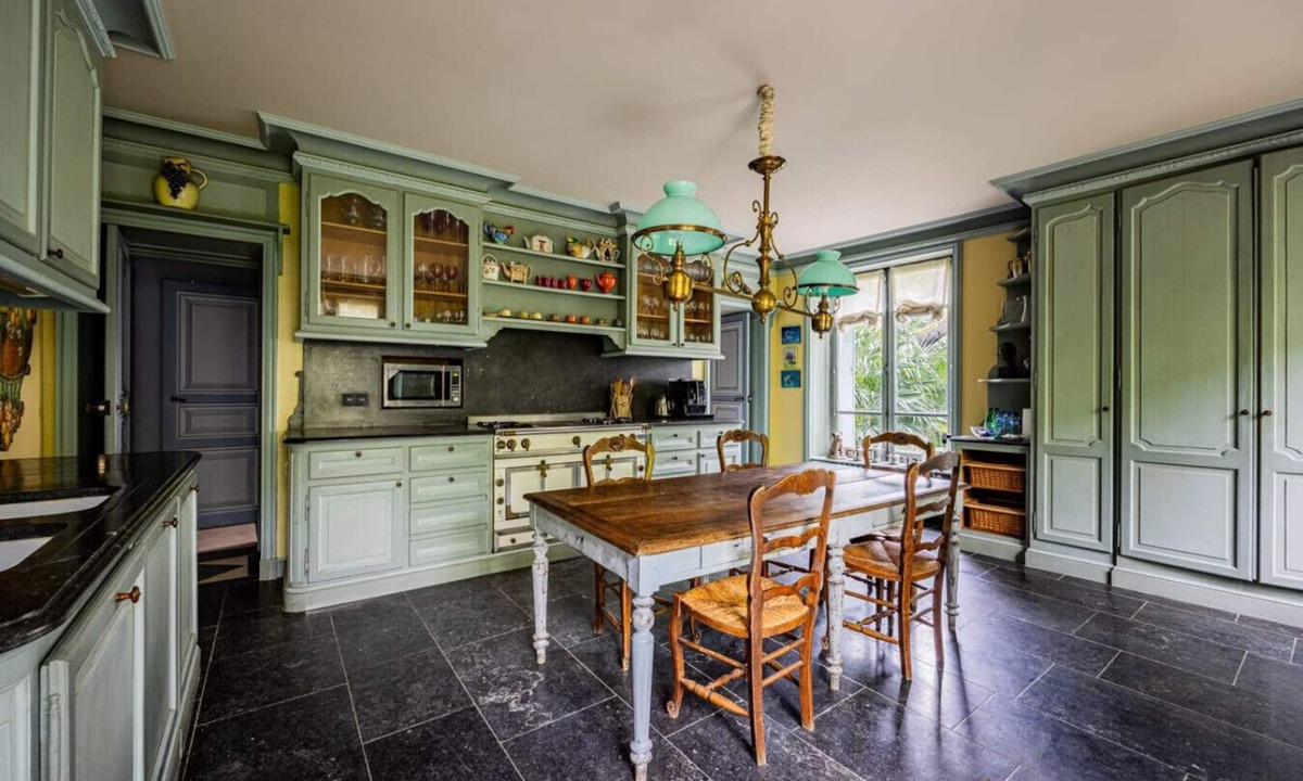 Montmartre House | 4bedroom/Townhouse/Garden/Pool/Montmartre